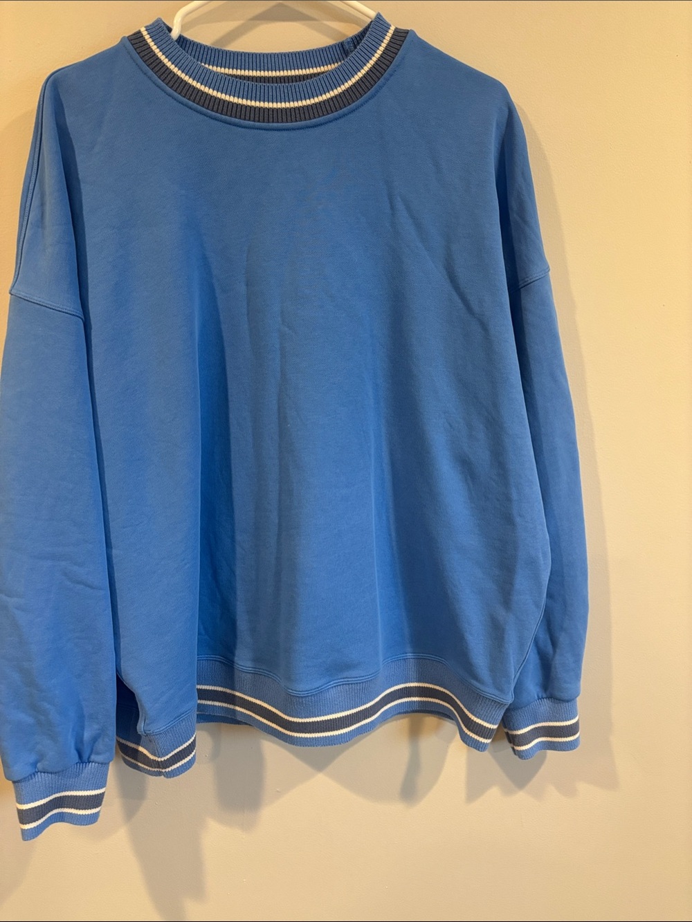 Lululemon Perfectly Oversized Ringer Crew, Pool Party/Light Ivory, size large